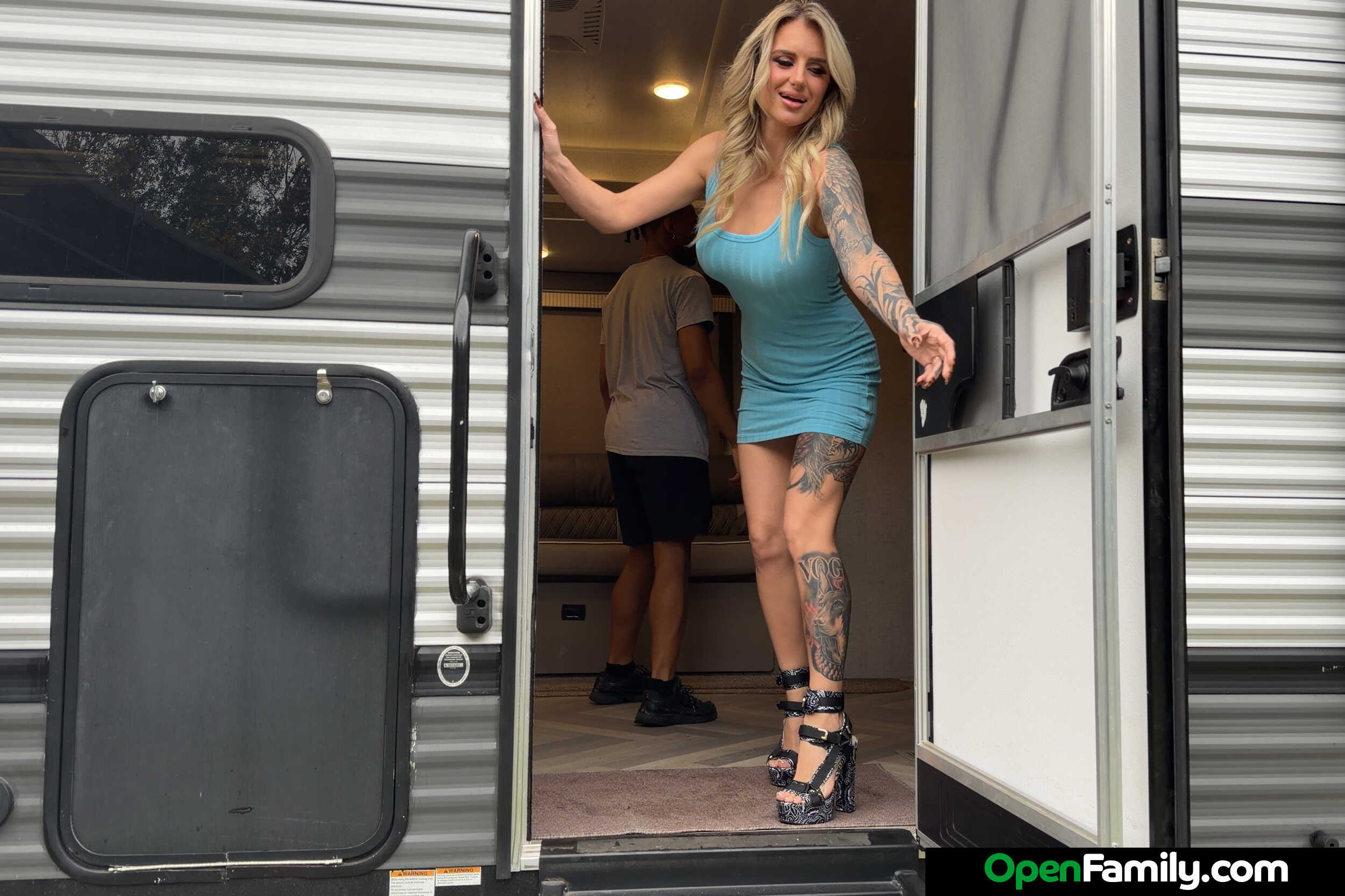 Blonde Bombshell Anastasia Shades loves to fuck in an Open Family