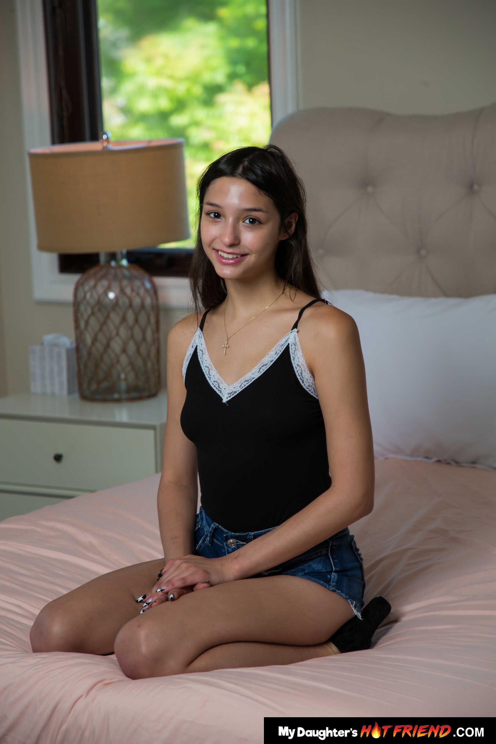 L’adolescente naturelle Layla Jenner adore baiser le père plus âgé de son ami