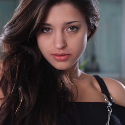Uma baise en pierre avec ses gros seins latina 